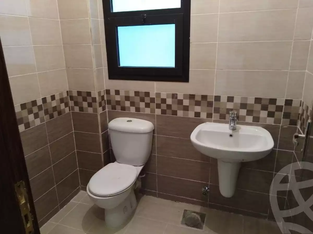 https://aqarmap.com.eg/ar/listing/3887743-for-rent-cairo-el-sheikh-zayed-city-compounds-kmbwnd-wyst-twn-swdyk
