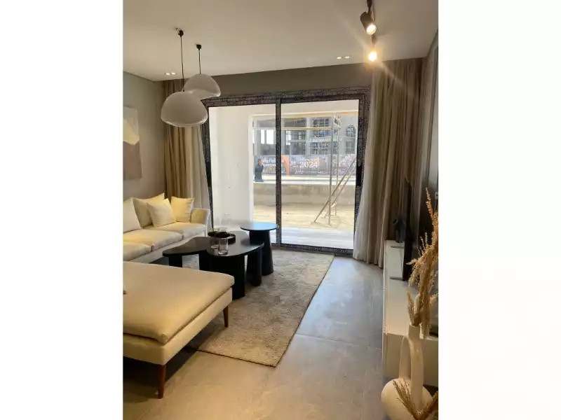 https://aqarmap.com.eg/ar/listing/3890740-for-sale-cairo-el-sheikh-zayed-city-compounds-kmbwnd-fyldj-wyst-dr-llttwyr