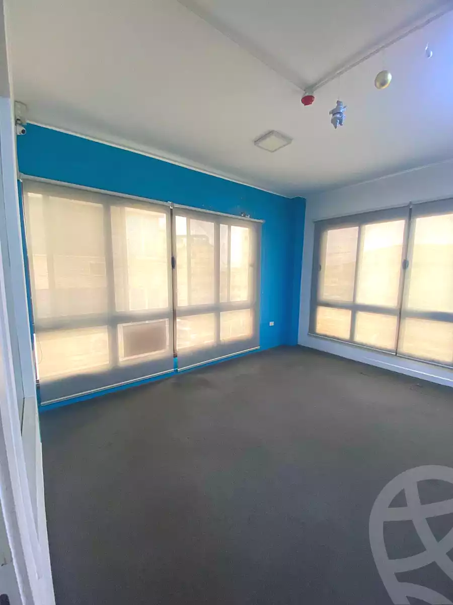https://aqarmap.com.eg/ar/listing/3897783-for-rent-cairo-new-cairo-first-settlement-mhwr-mstfy-kml