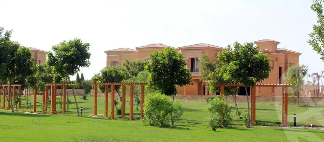 https://aqarmap.com.eg/ar/listing/3919023-for-sale-cairo-el-sheikh-zayed-city-compounds-in-sheikh-zayed-royal-meadows