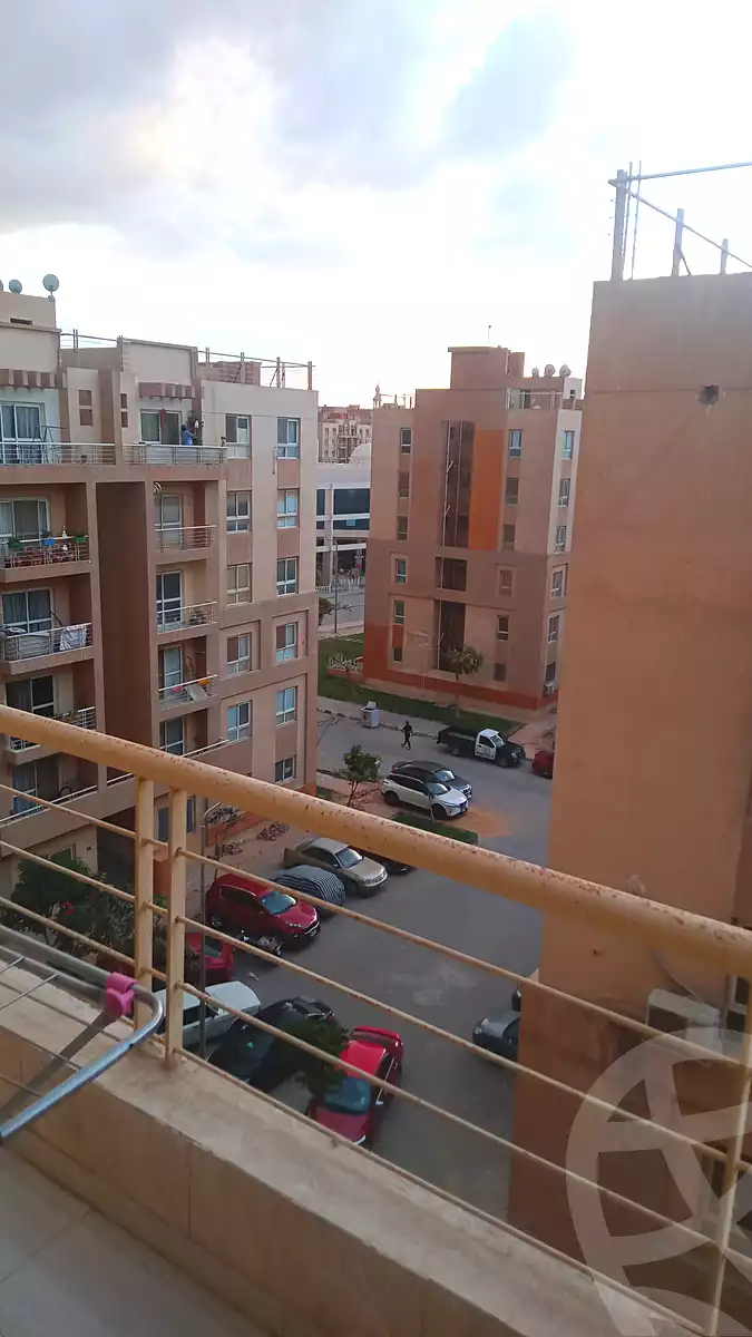 https://aqarmap.com.eg/ar/listing/3943277-for-rent-cairo-6th-of-october-compound-degla-gardens