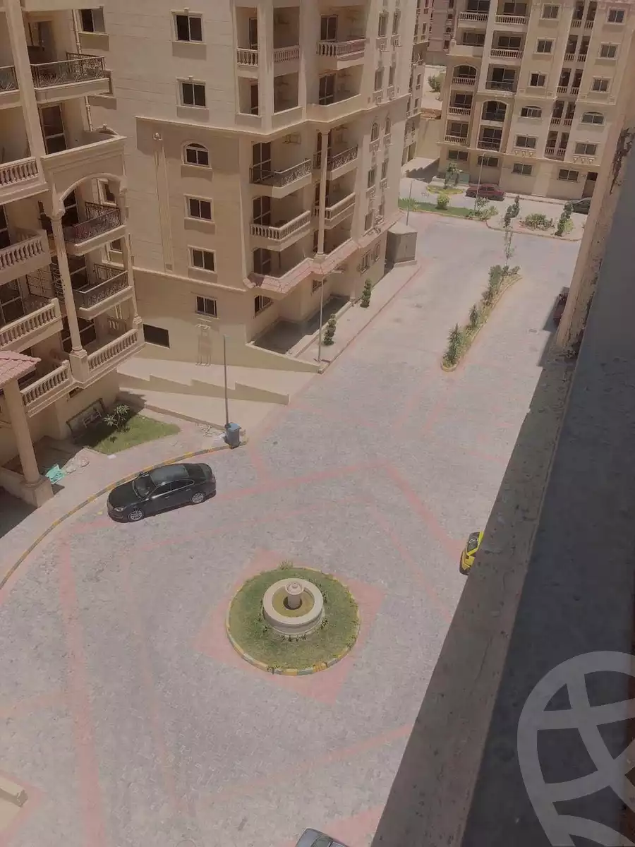 https://aqarmap.com.eg/en/listing/3950727-for-sale-cairo-al-oubour-tryq-msr-sm-yly-lshrwy-moon-city
