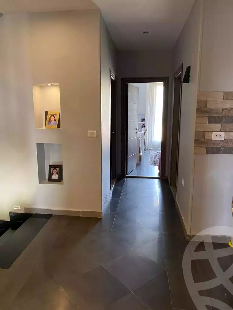 https://aqarmap.com.eg/ar/listing/3953297-for-rent-cairo-el-sheikh-zayed-city-compounds-in-sheikh-zayed-royal-meadows