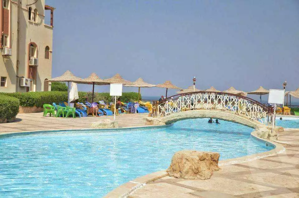 https://aqarmap.com.eg/en/listing/3960824-for-rent-ain-elsokhna-resorts-mjysty-by-ljll-lsyryn-jrwb
