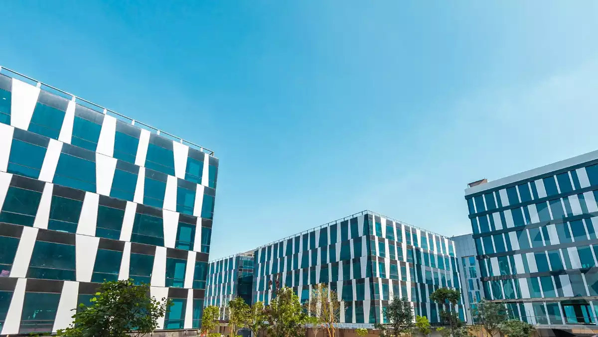 https://aqarmap.com.eg/ar/listing/3992157-for-sale-cairo-el-sheikh-zayed-city-compounds-brk-stryt-mwl-sky