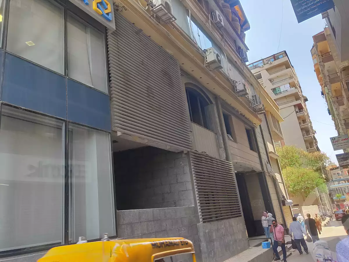 https://aqarmap.com.eg/en/listing/4042670-for-sale-sharqia-zagazig-zagazig-city-talaat-harb-st