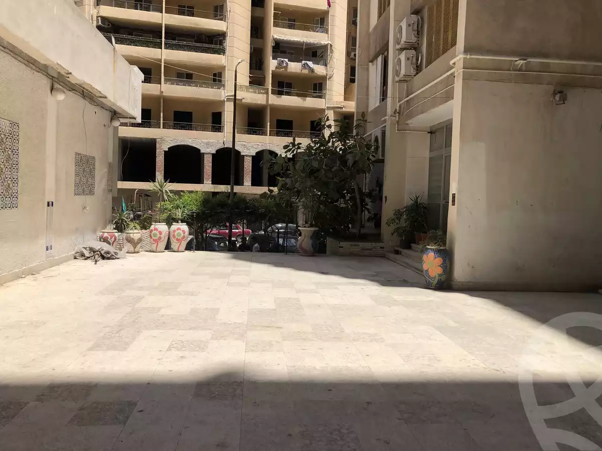 https://aqarmap.com.eg/en/listing/4001337-for-sale-alexandria-el-montazah-malak-hefney