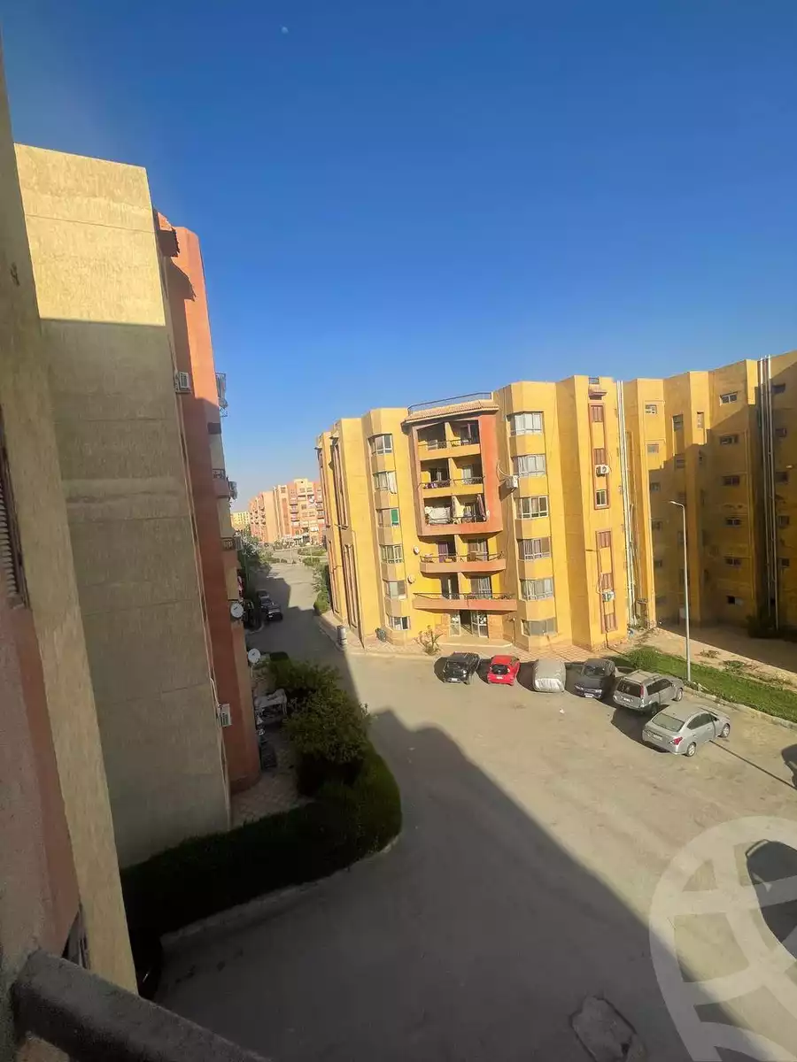 https://aqarmap.com.eg/ar/listing/4001499-for-rent-cairo-6th-of-october-compound-el-fardoos-city