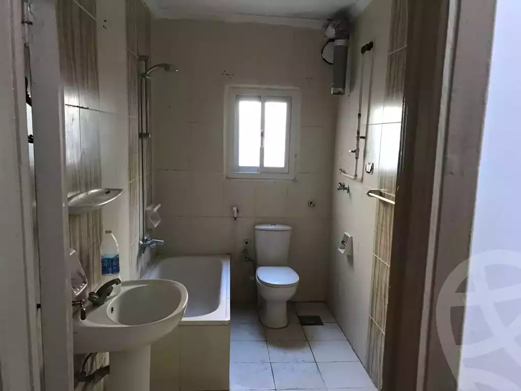 https://aqarmap.com.eg/ar/listing/4026783-for-sale-cairo-helwan-helwan-el-sharkeya-ryad-pasha-st
