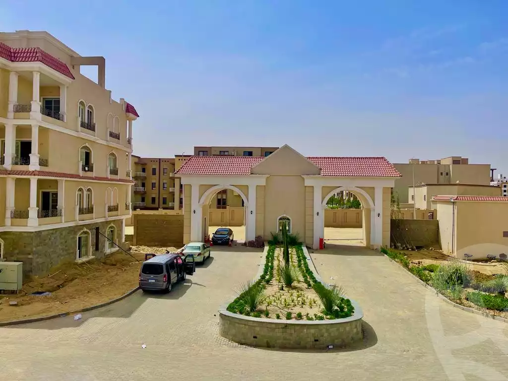 https://aqarmap.com.eg/ar/listing/4031333-for-sale-cairo-6th-of-october-compounds-bhy