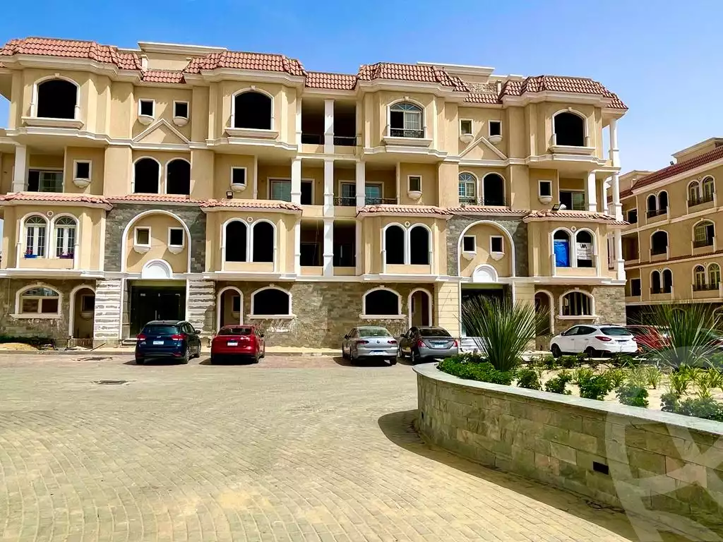 https://aqarmap.com.eg/ar/listing/4031333-for-sale-cairo-6th-of-october-compounds-bhy