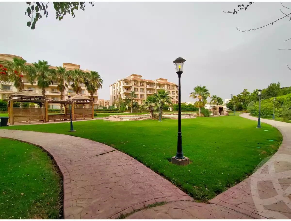https://aqarmap.com.eg/en/listing/4035493-for-sale-cairo-el-sheikh-zayed-city-compounds-greens
