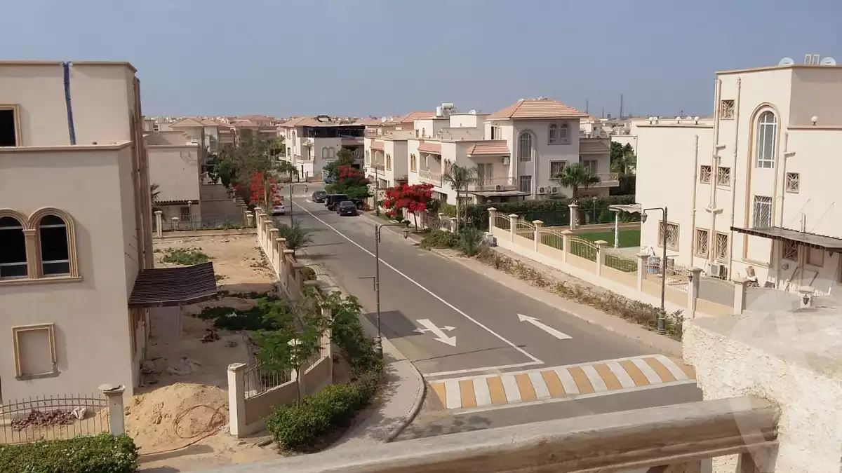 https://aqarmap.com.eg/en/listing/4044013-for-sale-cairo-el-sheikh-zayed-city-compounds-greens