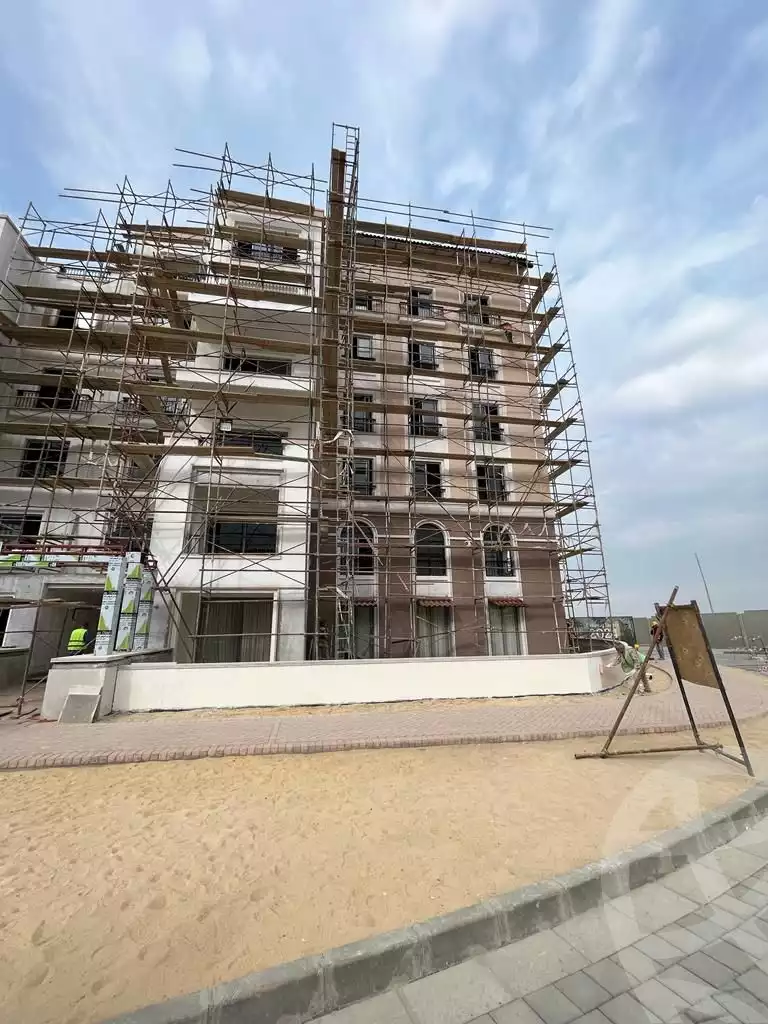 https://aqarmap.com.eg/en/listing/4054409-for-sale-cairo-el-sheikh-zayed-city-compounds-kmbwnd-fyldj-wyst-dr-llttwyr