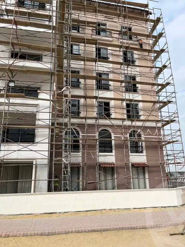 https://aqarmap.com.eg/en/listing/4054409-for-sale-cairo-el-sheikh-zayed-city-compounds-kmbwnd-fyldj-wyst-dr-llttwyr