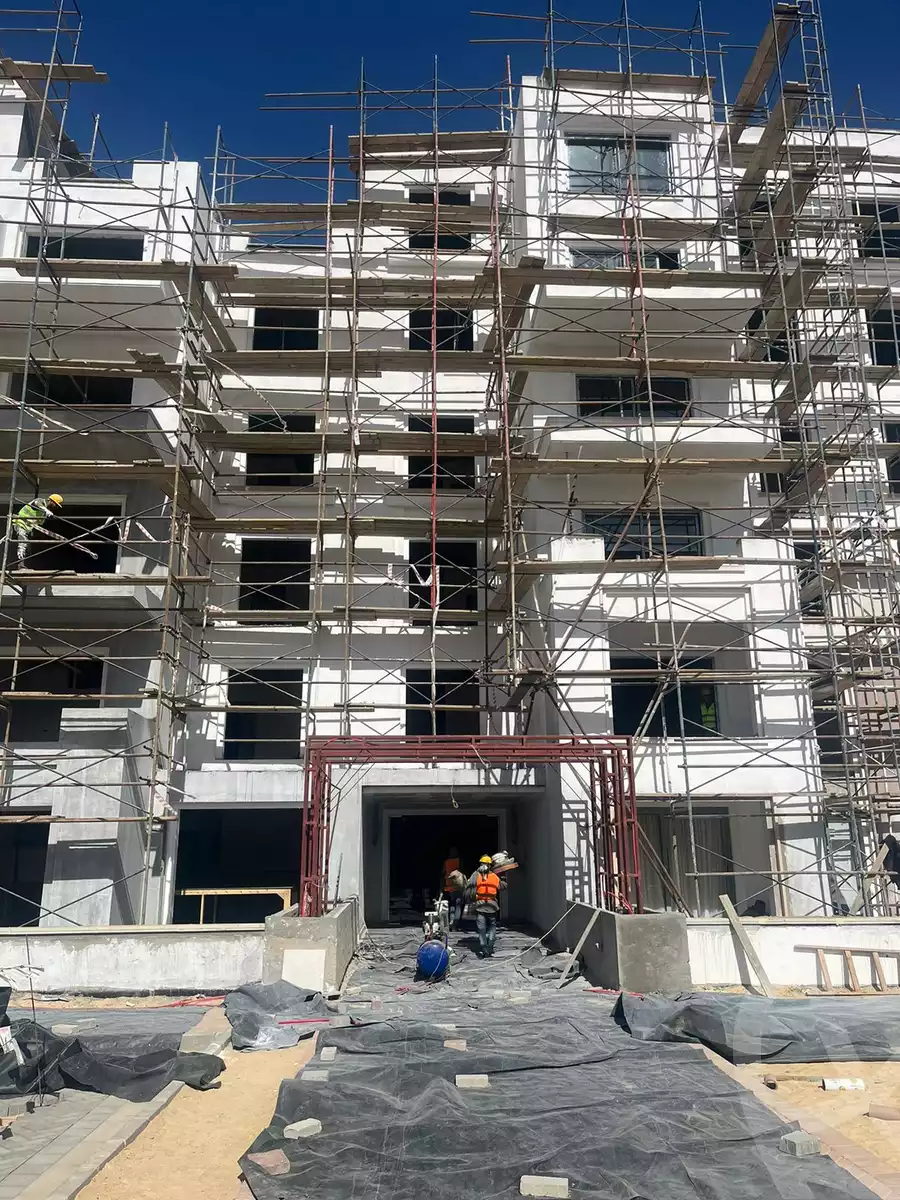 https://aqarmap.com.eg/en/listing/4054409-for-sale-cairo-el-sheikh-zayed-city-compounds-kmbwnd-fyldj-wyst-dr-llttwyr