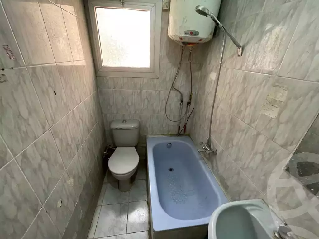 https://aqarmap.com.eg/en/listing/4058680-for-rent-asyut-asyut-city-el-gaish-st