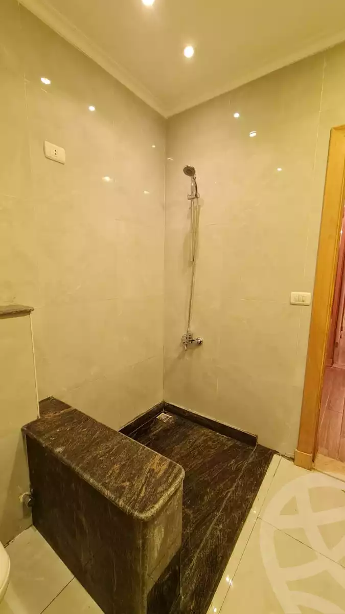 https://aqarmap.com.eg/ar/listing/4067197-for-rent-cairo-el-sheikh-zayed-city-compounds-in-sheikh-zayed-beverly-hills