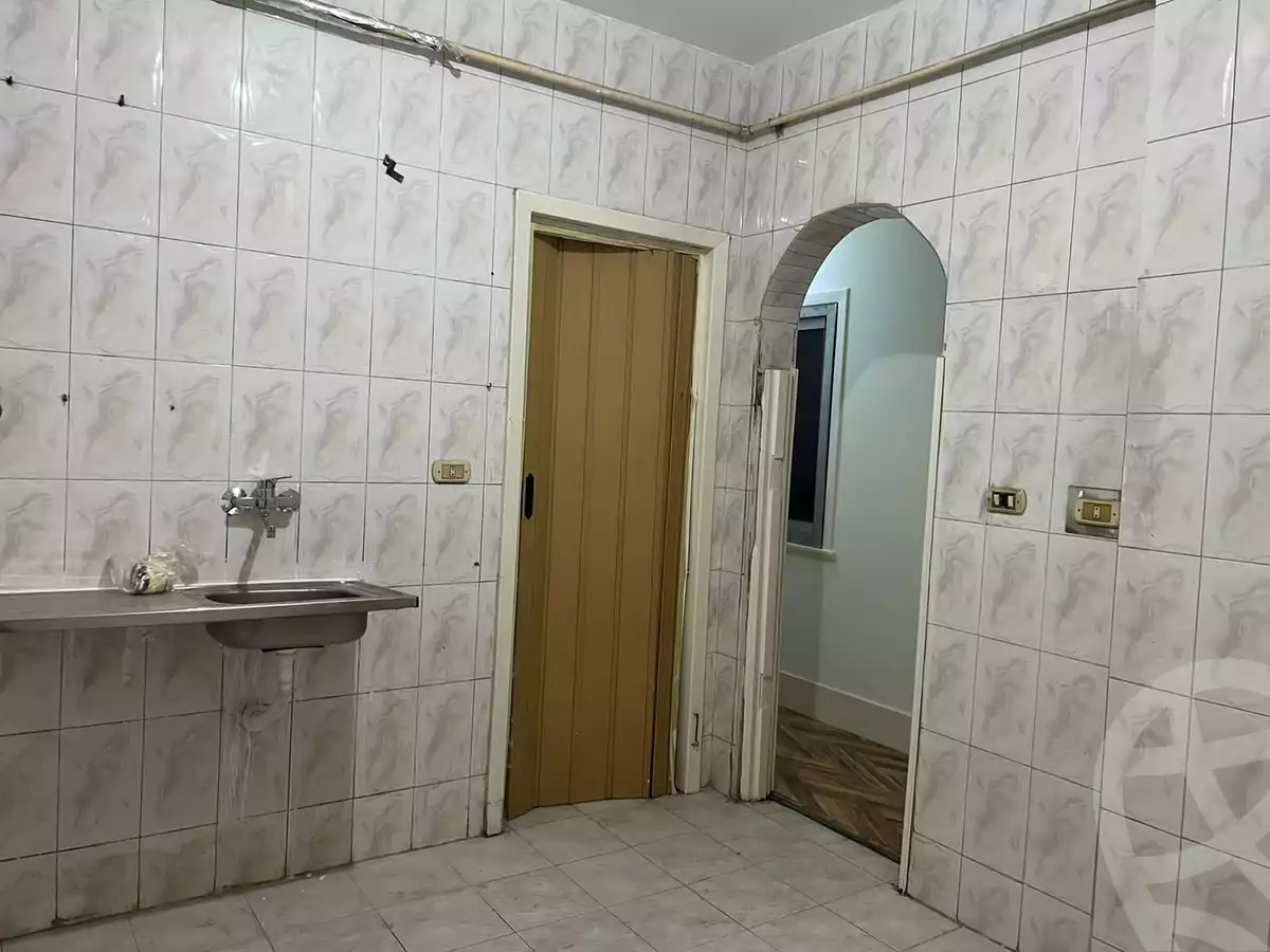 https://aqarmap.com.eg/en/listing/4074645-for-rent-cairo-garden-city-shr-lqsr-l-yny