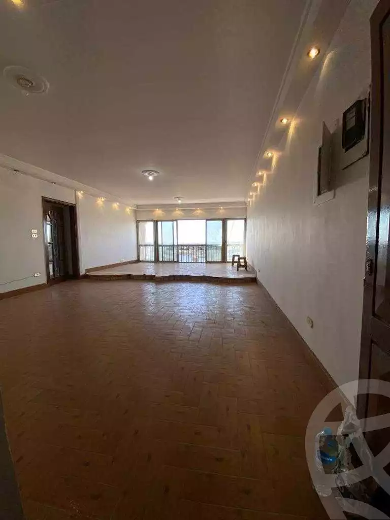 https://aqarmap.com.eg/ar/listing/4068288-for-sale-cairo-shoubra-lkhlfwy-dolenat-st