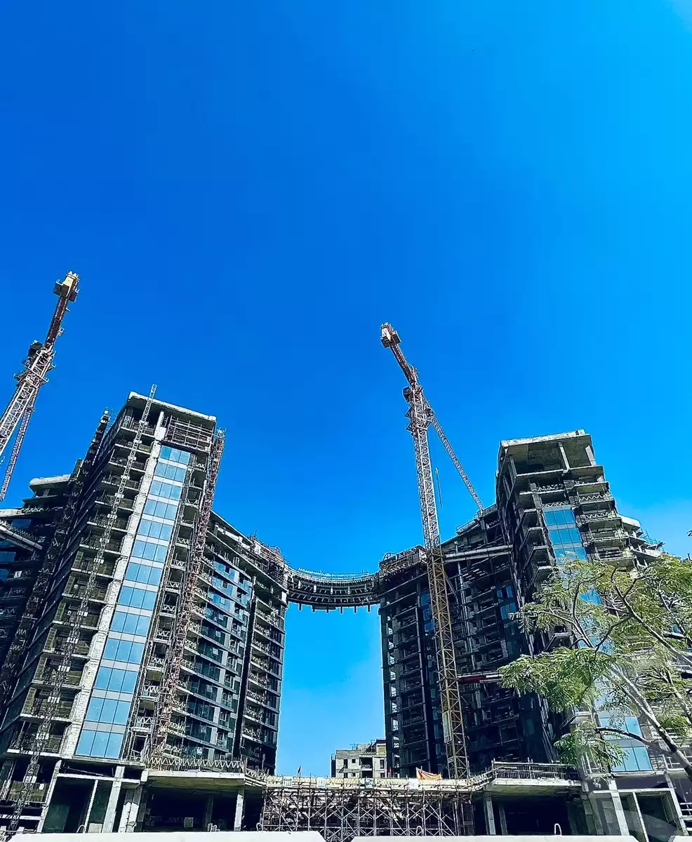https://aqarmap.com.eg/ar/listing/4083664-for-sale-cairo-el-sheikh-zayed-city-compounds-brj-zyd-wr-llttwyr