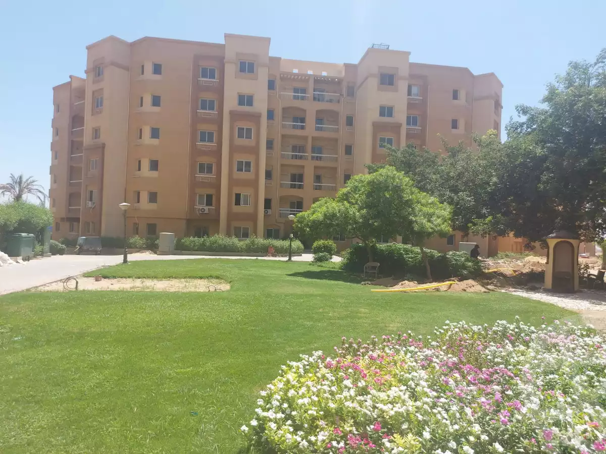 https://aqarmap.com.eg/ar/listing/4090462-for-sale-cairo-6th-of-october-hadaeq-october-kmbwnd-fy-hdyq-ktwbr-ashgar-city