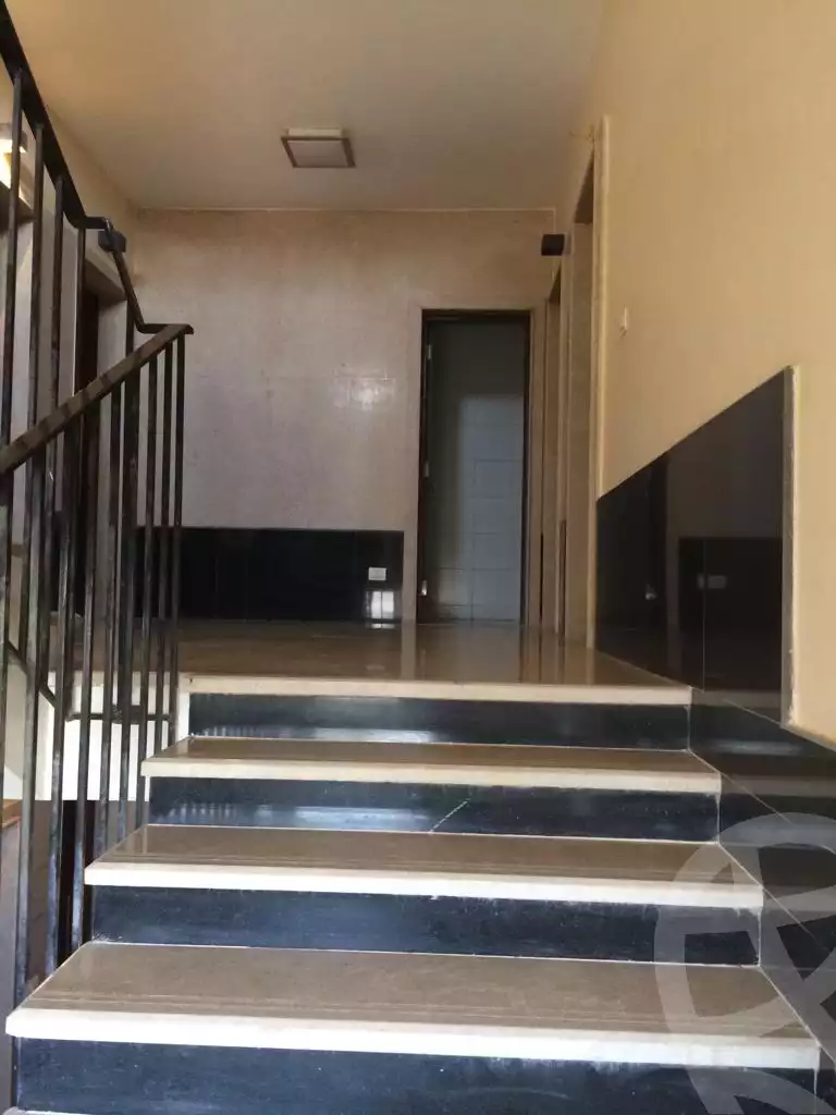 https://aqarmap.com.eg/en/listing/4098556-for-sale-cairo-el-sheikh-zayed-city-compounds-kmbwnd-wyst-twn-swdyk