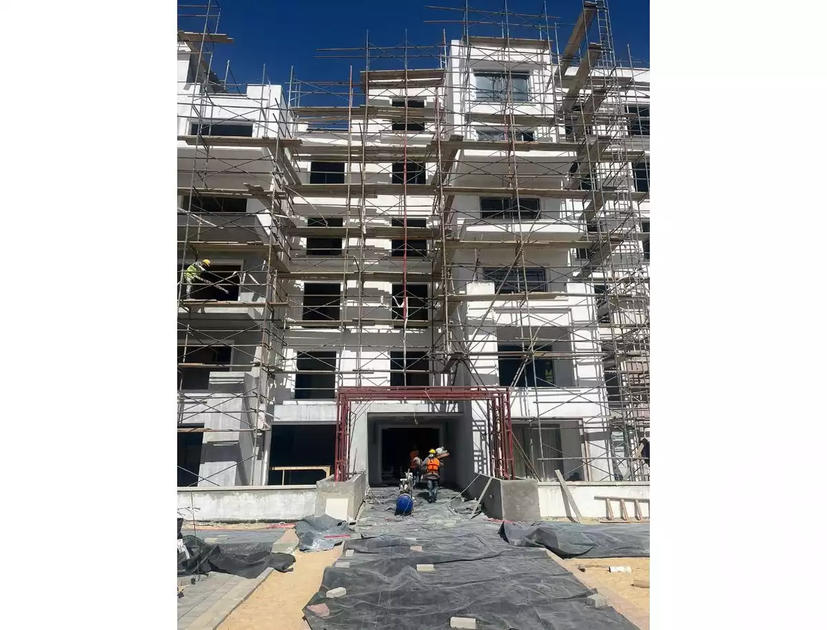 https://aqarmap.com.eg/en/listing/4099259-for-sale-cairo-el-sheikh-zayed-city-compounds-kmbwnd-fyldj-wyst-dr-llttwyr