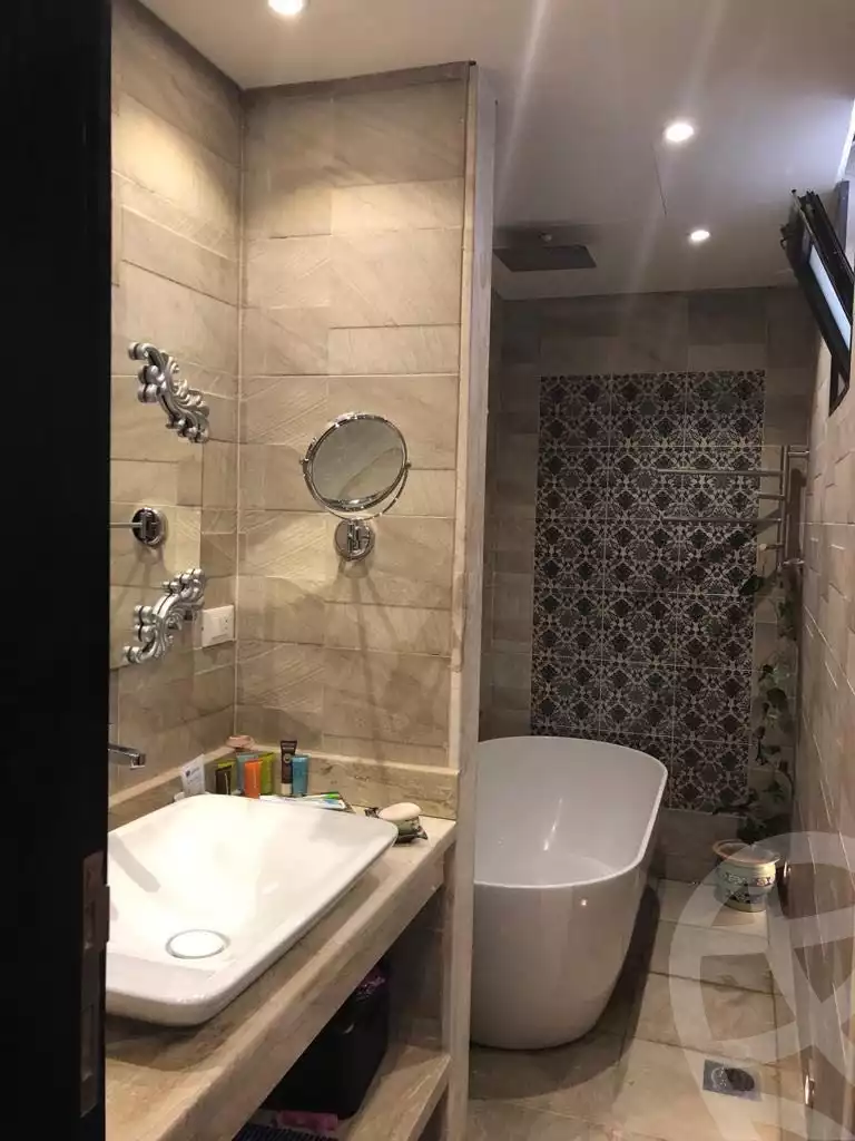 https://aqarmap.com.eg/ar/listing/4100390-for-sale-cairo-el-sheikh-zayed-city-compounds-in-sheikh-zayed-beverly-hills