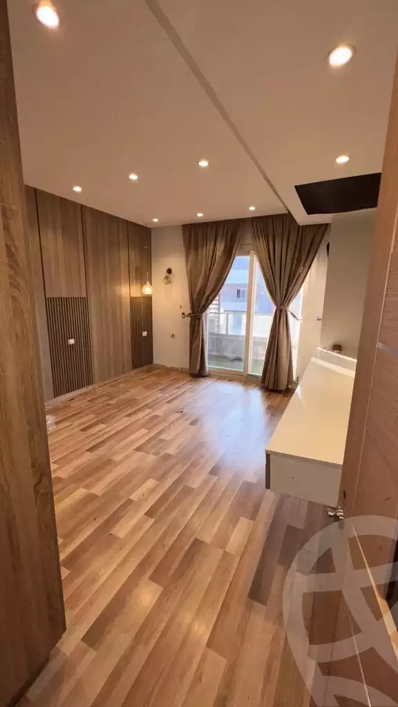 https://aqarmap.com.eg/ar/listing/4101994-for-sale-cairo-el-sheikh-zayed-city-compounds-in-sheikh-zayed-zayed-regency