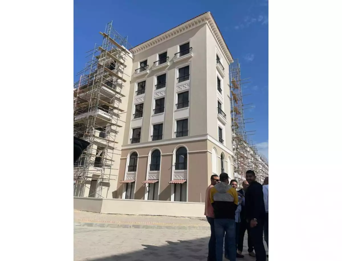 https://aqarmap.com.eg/en/listing/4107037-for-sale-cairo-el-sheikh-zayed-city-compounds-kmbwnd-fyldj-wyst-dr-llttwyr