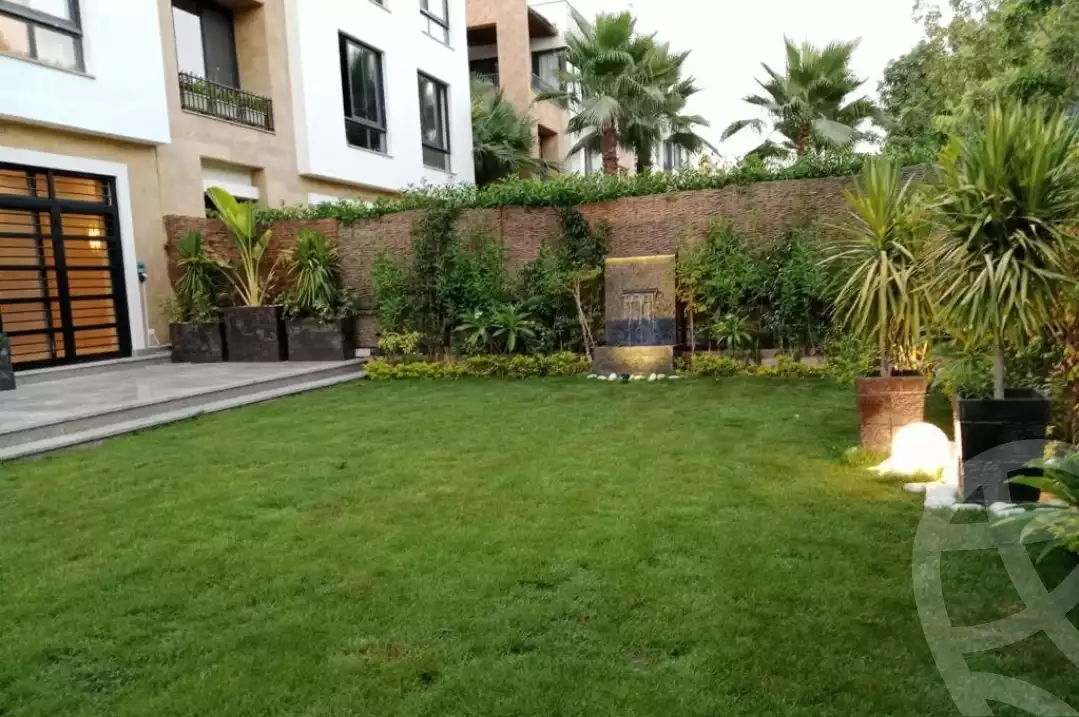 https://aqarmap.com.eg/en/listing/4107785-for-sale-cairo-el-sheikh-zayed-city-compounds-kmbwnd-wyst-twn-swdyk