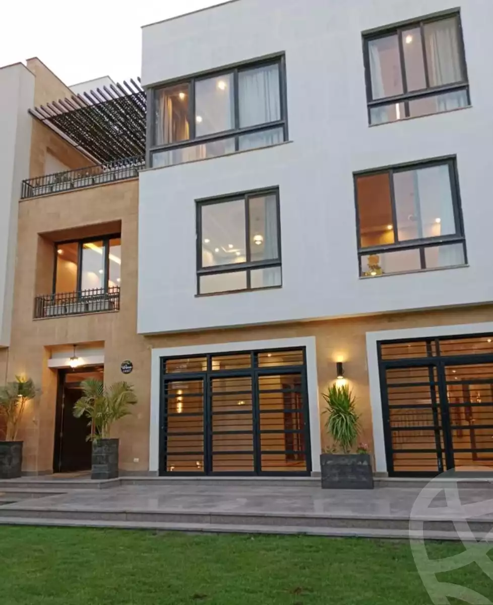 https://aqarmap.com.eg/en/listing/4107785-for-sale-cairo-el-sheikh-zayed-city-compounds-kmbwnd-wyst-twn-swdyk