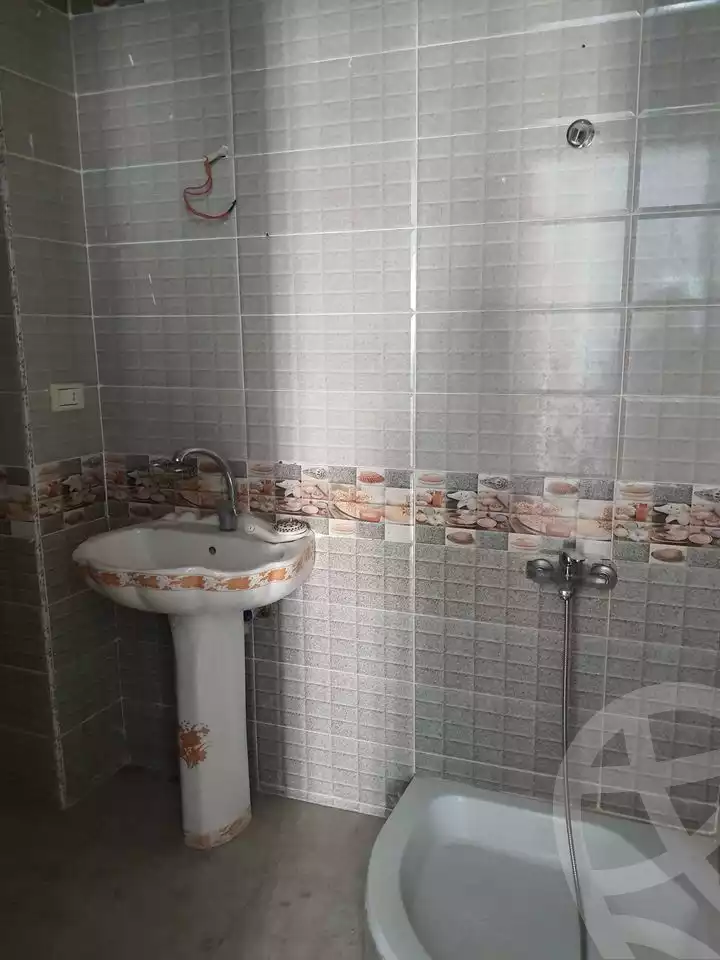https://aqarmap.com.eg/en/listing/4111757-for-rent-alexandria-roshdy-shr-bw-qyr-tryq-lhry