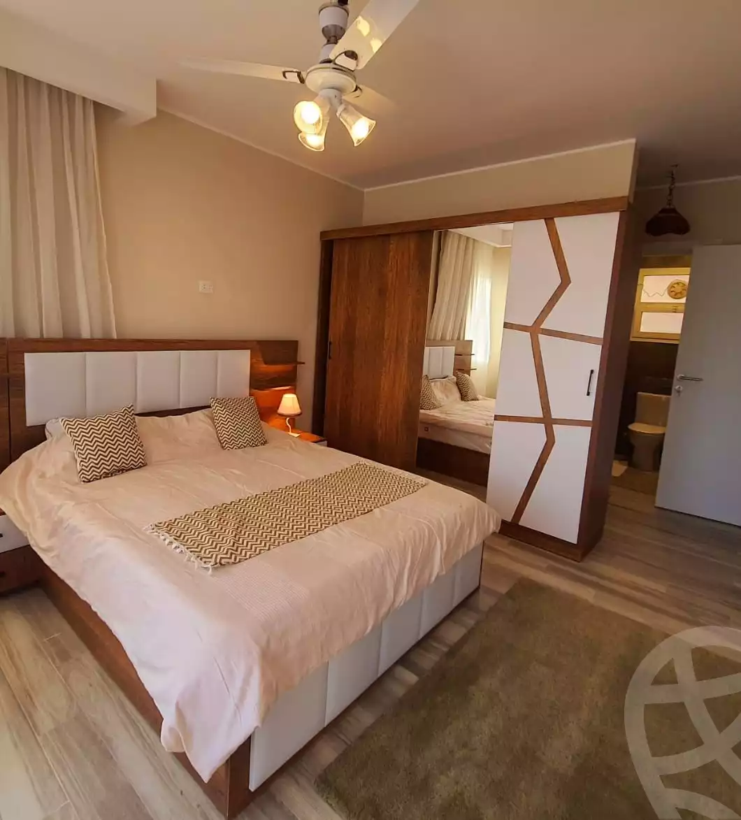 https://aqarmap.com.eg/ar/listing/4112339-for-rent-cairo-6th-of-october-compound-october-plaza