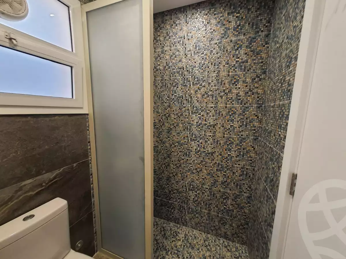 https://aqarmap.com.eg/ar/listing/4115437-for-rent-cairo-6th-of-october-compound-october-plaza