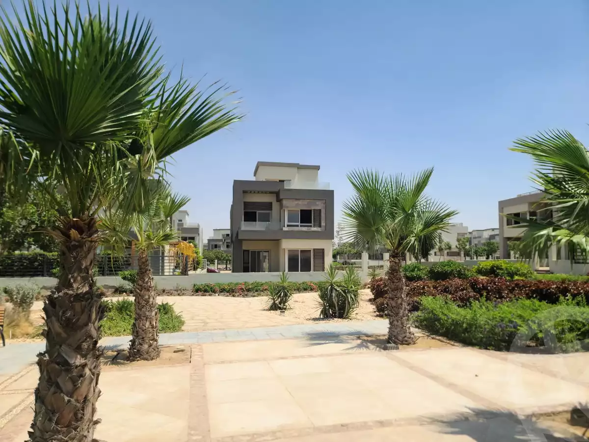 https://aqarmap.com.eg/en/listing/4115610-for-sale-cairo-new-cairo-compounds-mountain-view-hyde-park