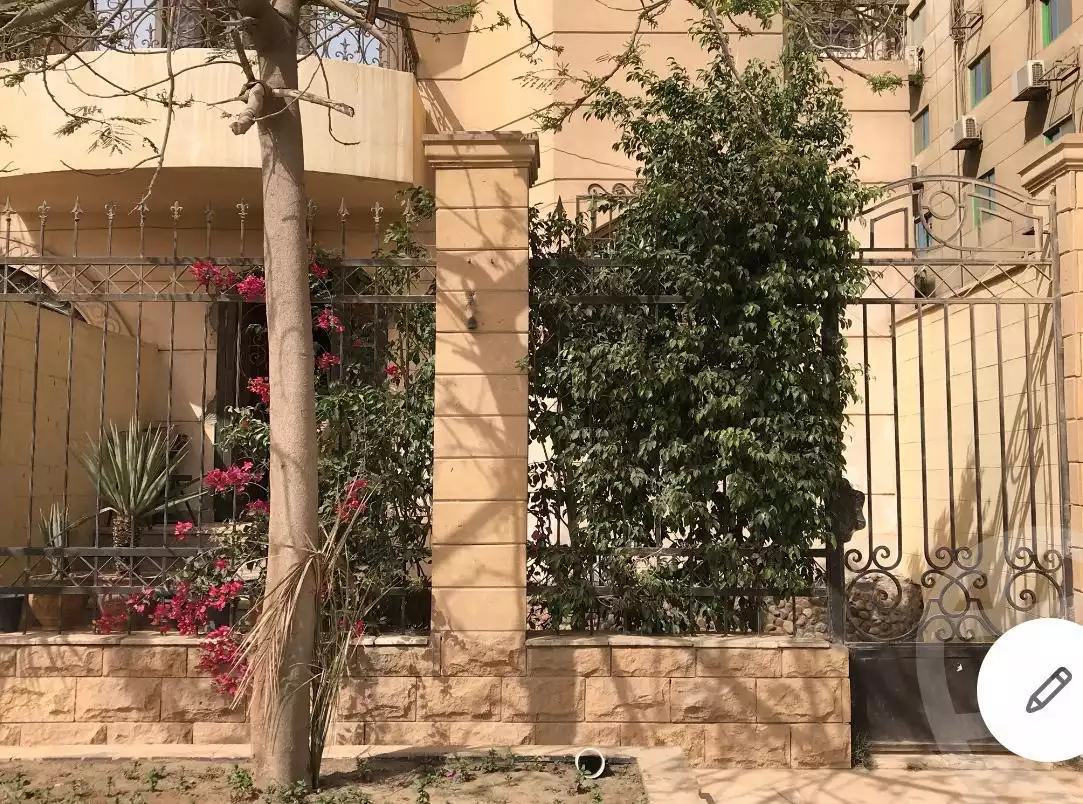 https://aqarmap.com.eg/ar/listing/4115892-for-rent-cairo-mokattam-lhdb-l-ly-adly-el-melegy-st