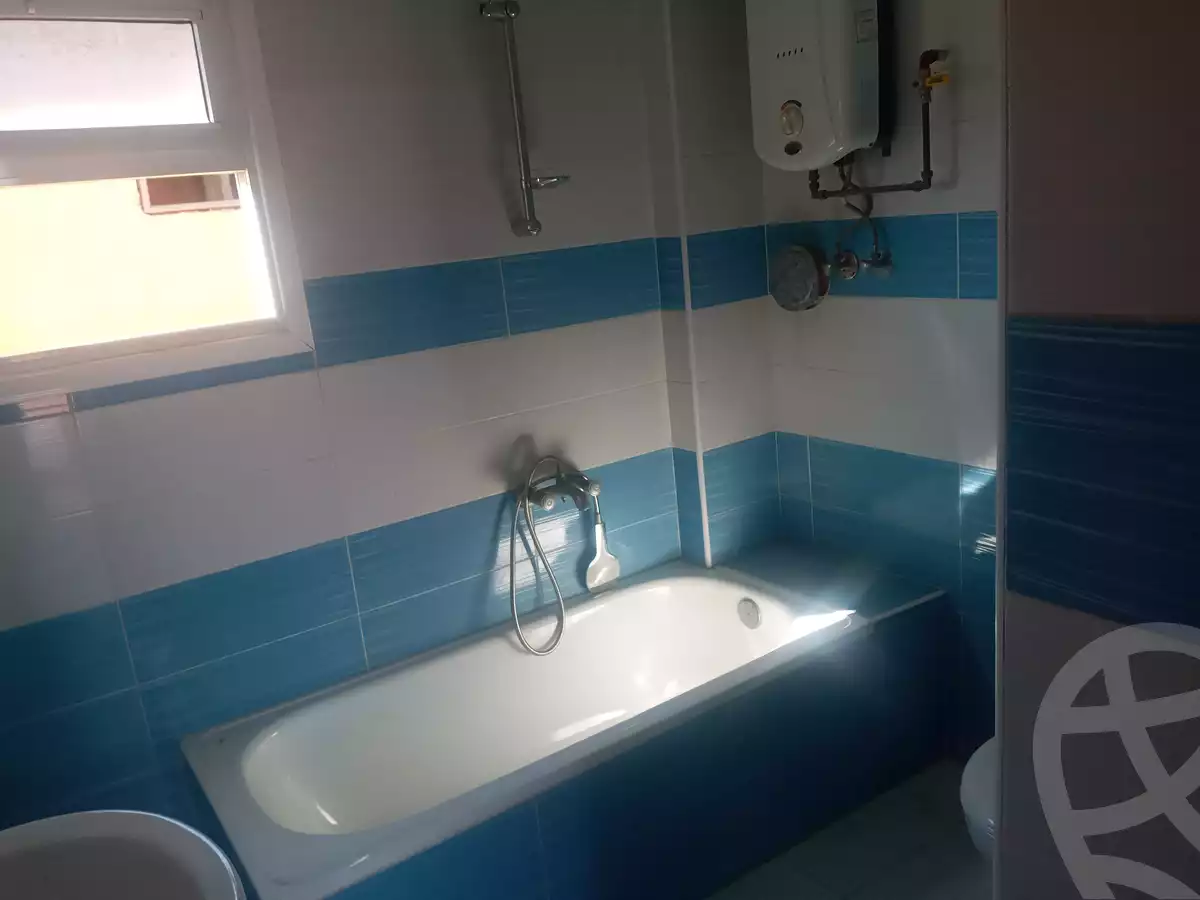 https://aqarmap.com.eg/en/listing/4117116-for-rent-cairo-el-sheikh-zayed-city-el-hay-el-hady-ashaer-area-1-street-10