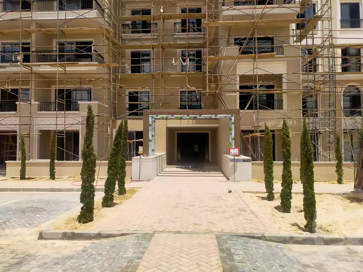https://aqarmap.com.eg/en/listing/4118201-for-sale-cairo-el-sheikh-zayed-city-compounds-kmbwnd-fyldj-wyst-dr-llttwyr