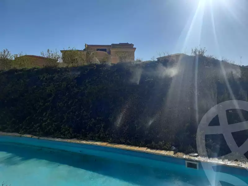 https://aqarmap.com.eg/en/listing/4119896-for-sale-cairo-el-sheikh-zayed-city-compounds-in-sheikh-zayed-royal-meadows