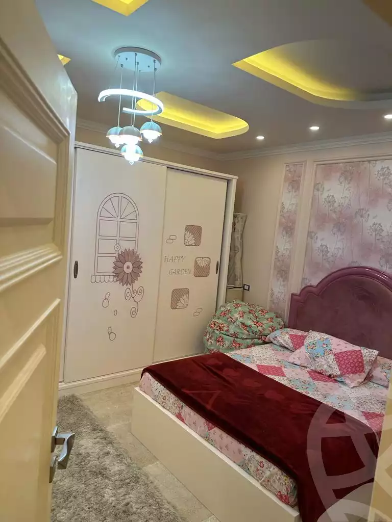 https://aqarmap.com.eg/en/listing/4128462-for-sale-alexandria-kafr-abdo-sant-square-st