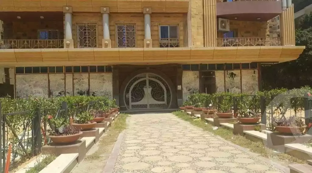 https://aqarmap.com.eg/ar/listing/4143531-for-sale-cairo-nasr-city-1st-zone-mohamed-youssef-moussa-st