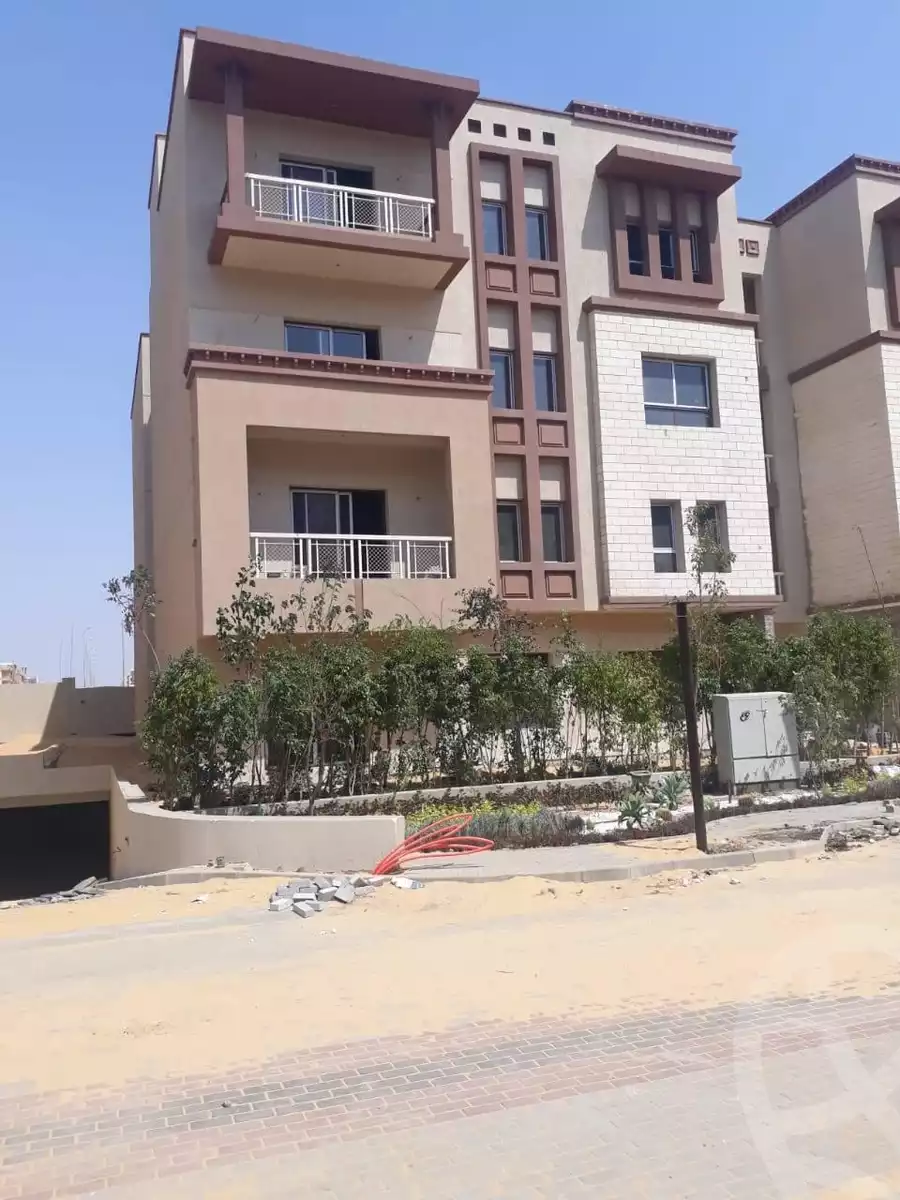 https://aqarmap.com.eg/en/listing/4155420-for-sale-cairo-6th-of-october-compound-green-5