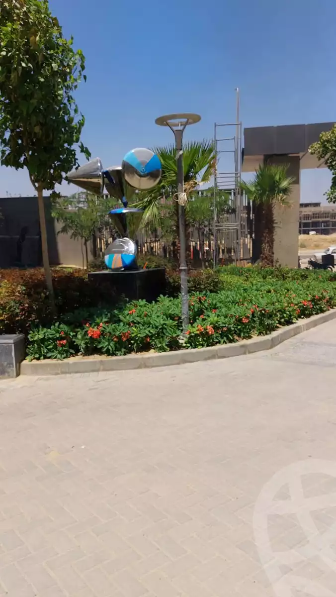 https://aqarmap.com.eg/ar/listing/4157519-for-sale-cairo-new-cairo-compounds-dh-ykwn-ryzdns-styl-hwm