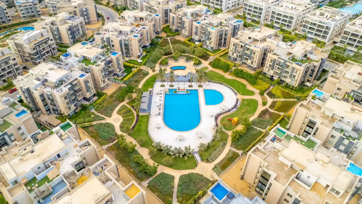 https://aqarmap.com.eg/ar/listing/4163569-for-sale-cairo-new-cairo-compounds-moon-valley