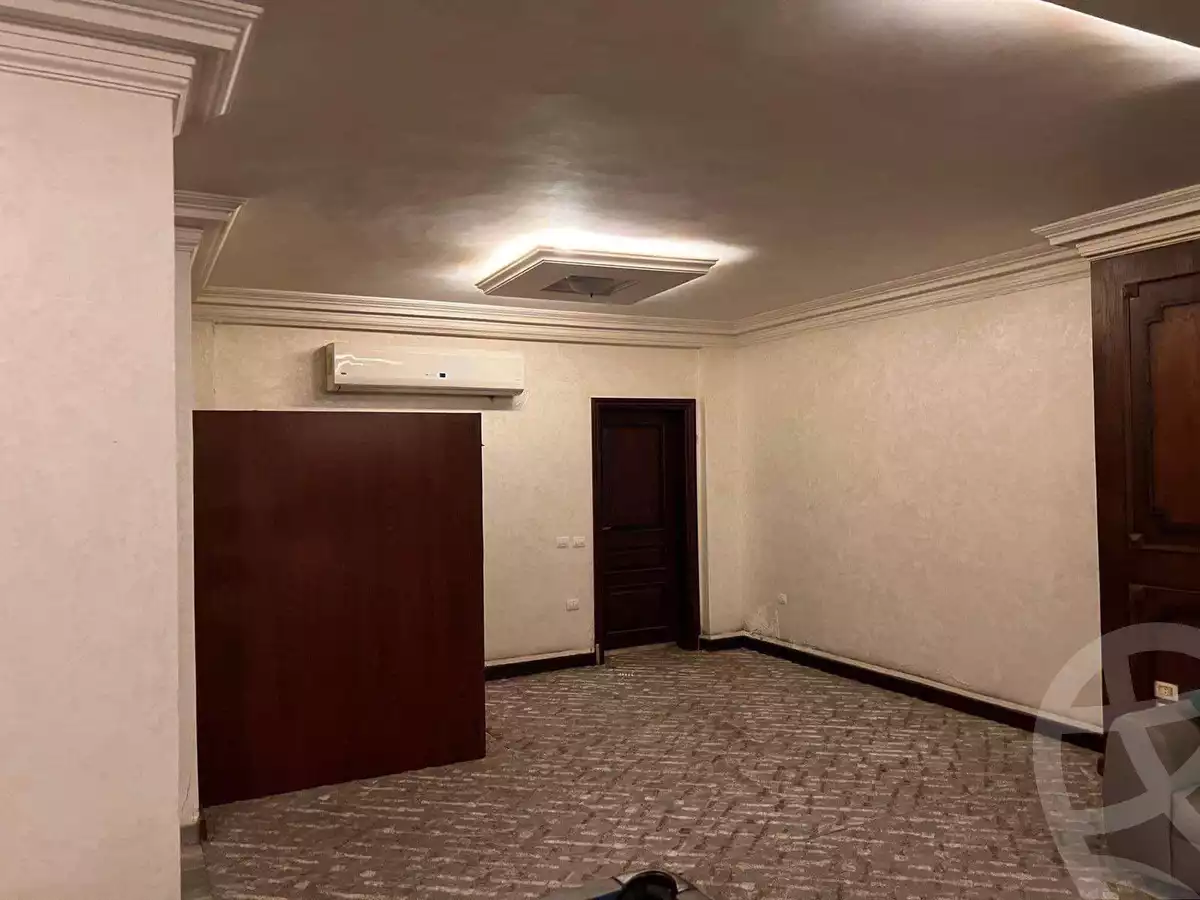 https://aqarmap.com.eg/ar/listing/4167035-for-sale-cairo-el-sheikh-zayed-city-compounds-in-sheikh-zayed-royal-city