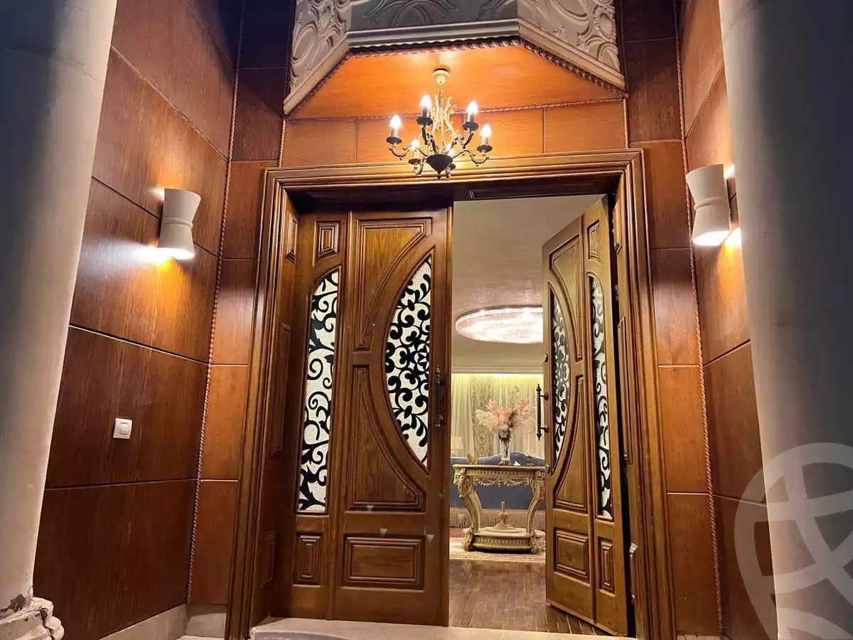 https://aqarmap.com.eg/ar/listing/4167035-for-sale-cairo-el-sheikh-zayed-city-compounds-in-sheikh-zayed-royal-city