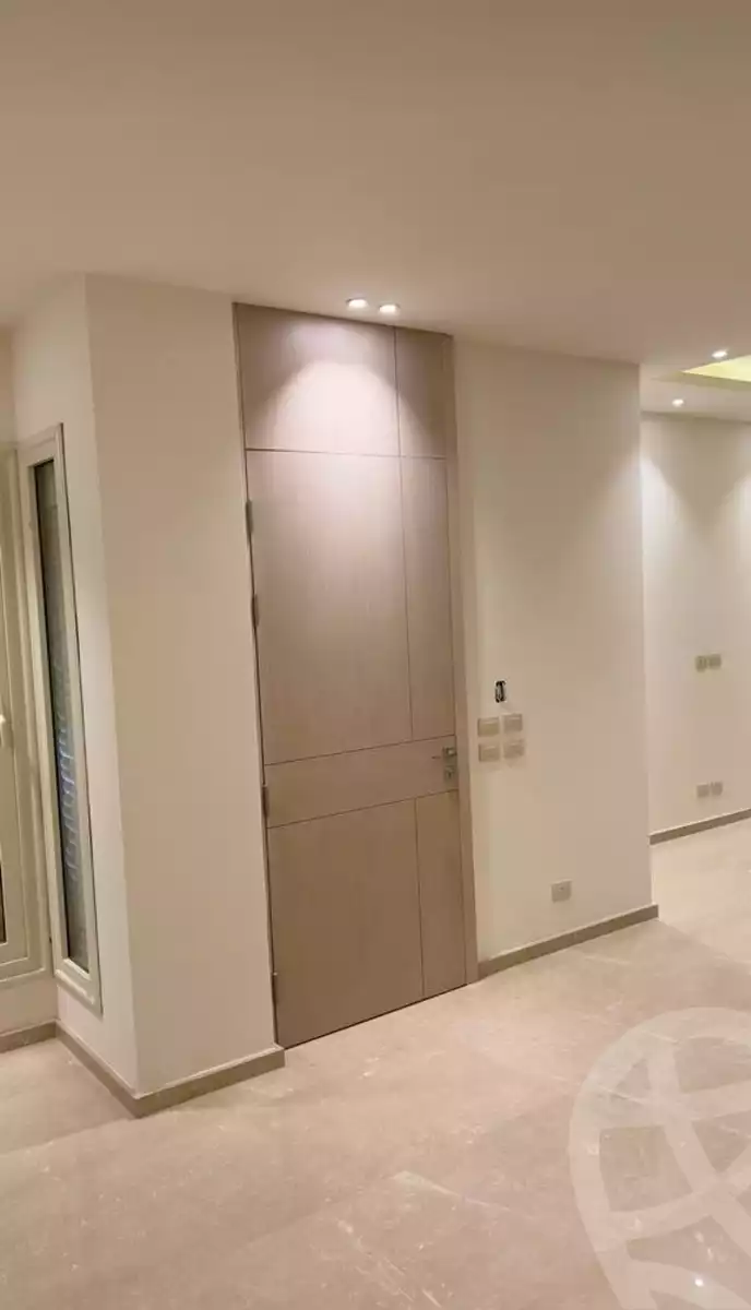 https://aqarmap.com.eg/en/listing/4166674-for-rent-crown-central-palm-hills