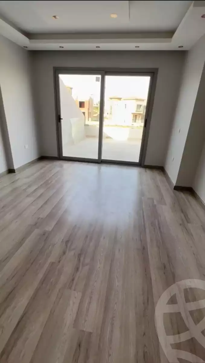 https://aqarmap.com.eg/en/listing/4166674-for-rent-crown-central-palm-hills